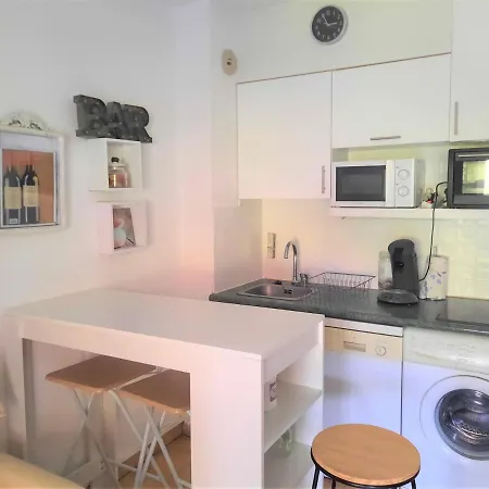 Sur T3-160 M - 800 M Centre-ville. Park Apartment Cavalaire-sur-Mer